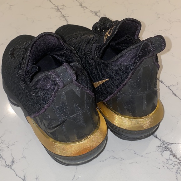 Nike LeBron 16 I’m king - Picture 7 of 10